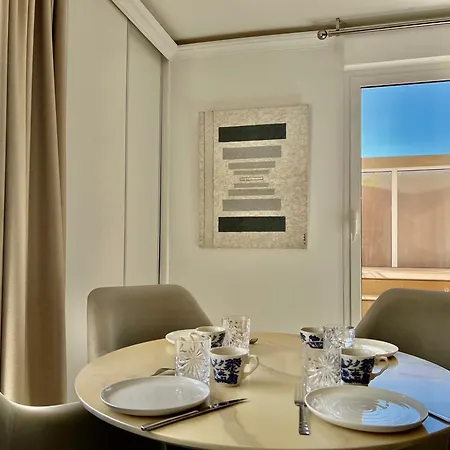 Penthouse Mc & Sea View -parking
