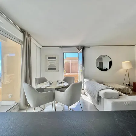 Holiday home Penthouse Mc & Sea View -parking